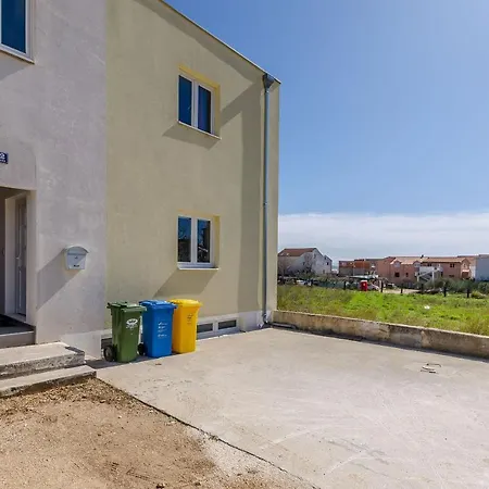 Rea Apartment *