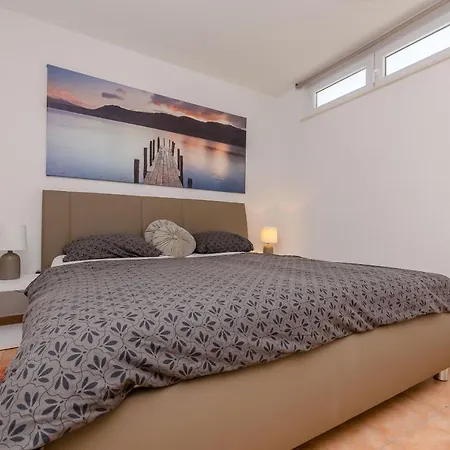 Rea Apartment